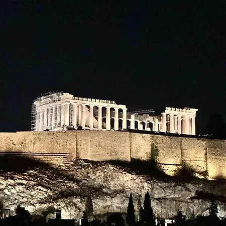 Acropolis Penthouse With 50mbps Wifi Apartment