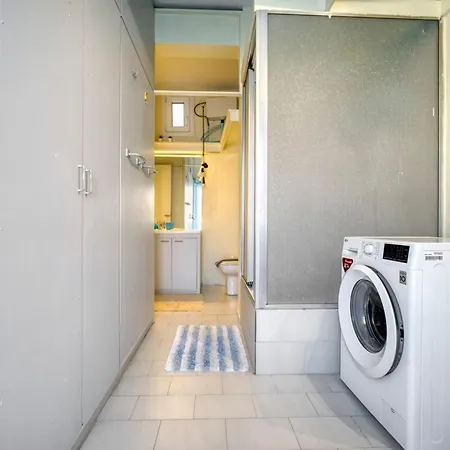 Acropolis Penthouse With 50mbps Wifi Apartment
