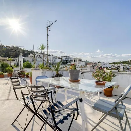 Acropolis Penthouse With 50mbps Wifi Apartment